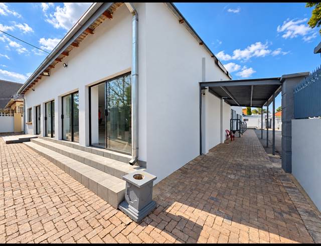 M² INVESTMENT FOR SALE IN PRIMROSE